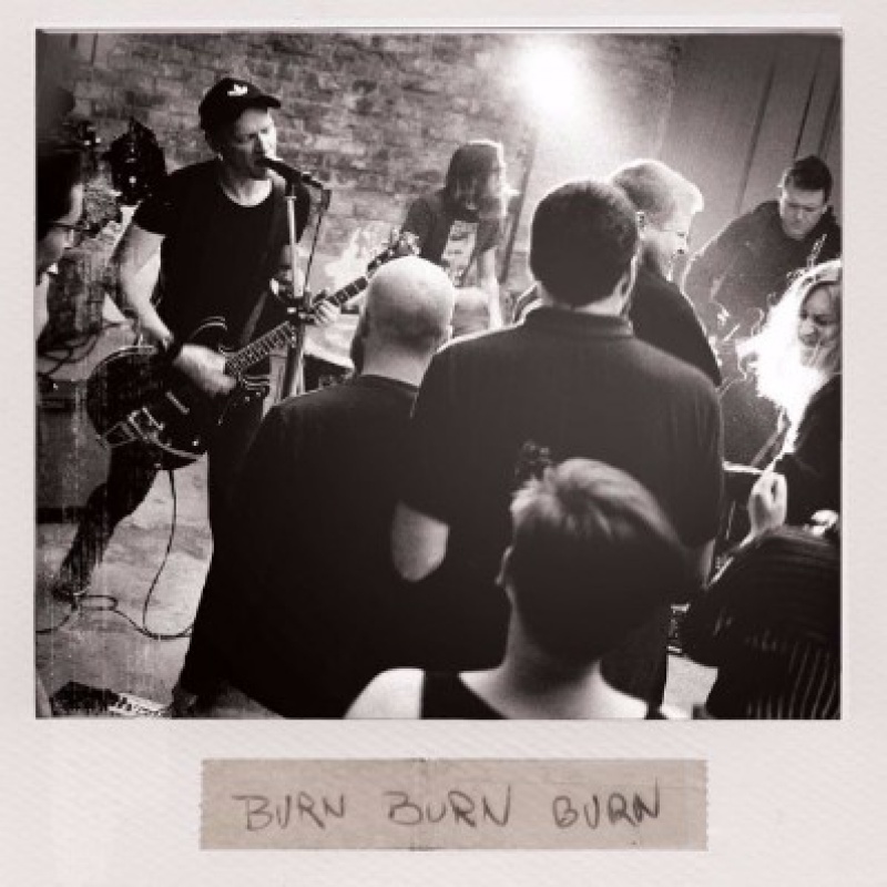 SUPERHUMAN LIKE BRANDO  prezentuje teledysk do singla pt. „Burn Burn Burn” w reżyserii Przemysława Wojcieszka