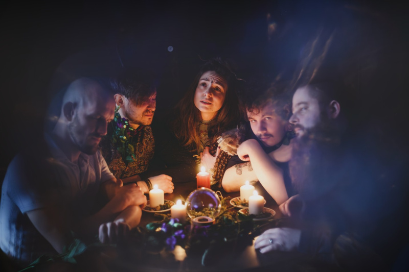 Źrenice. Debiutancki singiel ‘Endymion’