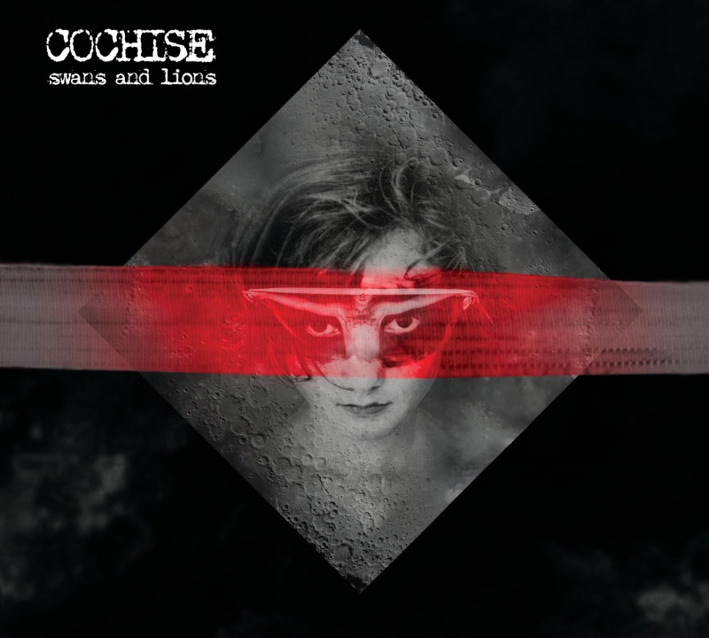 Cochise ujawnił okładkę, listę utworów i datę premiery nowej płyty "Swans And Lions"!