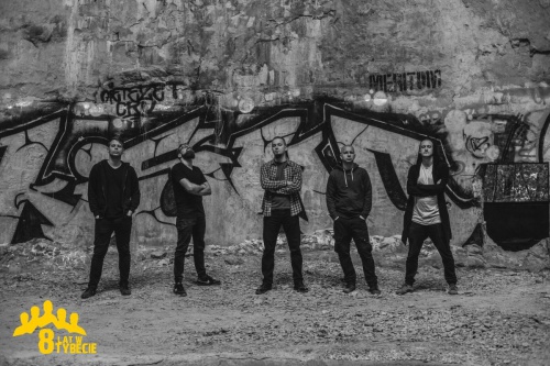 Zespół 8 lat w Tybecie na trasie z Nocnym Kochankiem promuje debiutancki album