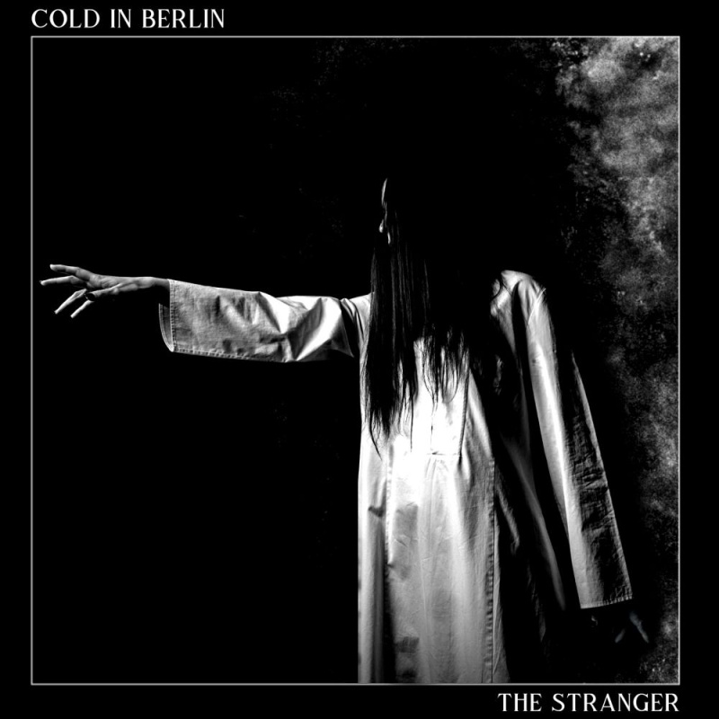 Cold in Berlin z drugim singlem 'The Stranger'