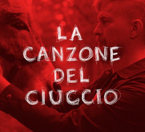 Organek zaskakuje śpiewając po sycylijsku „La Canzone del Ciuccio” – piosenkę promującą film „IO", czyli polskiego kandydata do Oscara w reżyserii Jerzego Skolimowskiego.