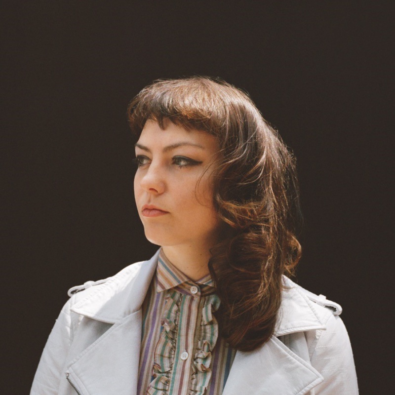 ANGEL OLSEN  POWRACA Z „MY WOMAN”