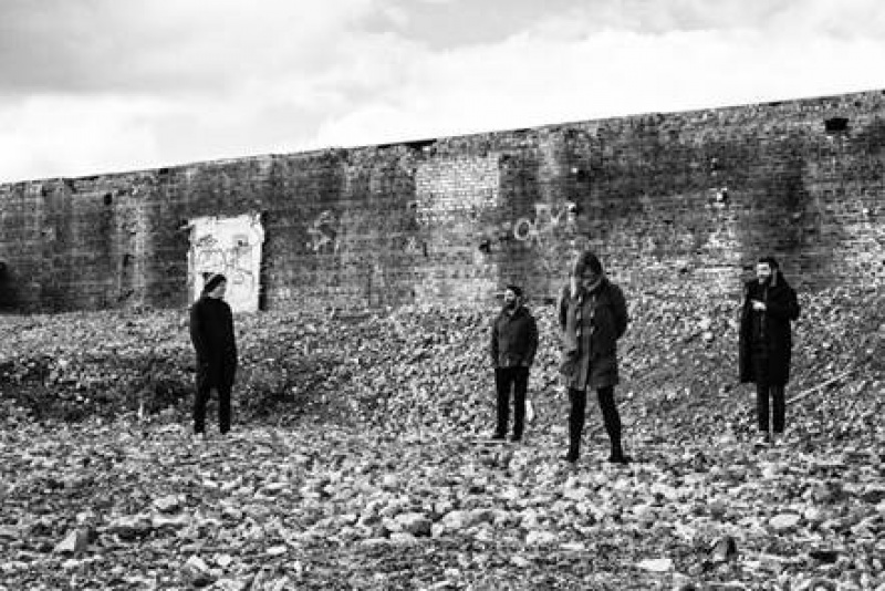 MINOR VICTORIES PRZENTUJE KLIP DO „GIVE UP THE GHOST”